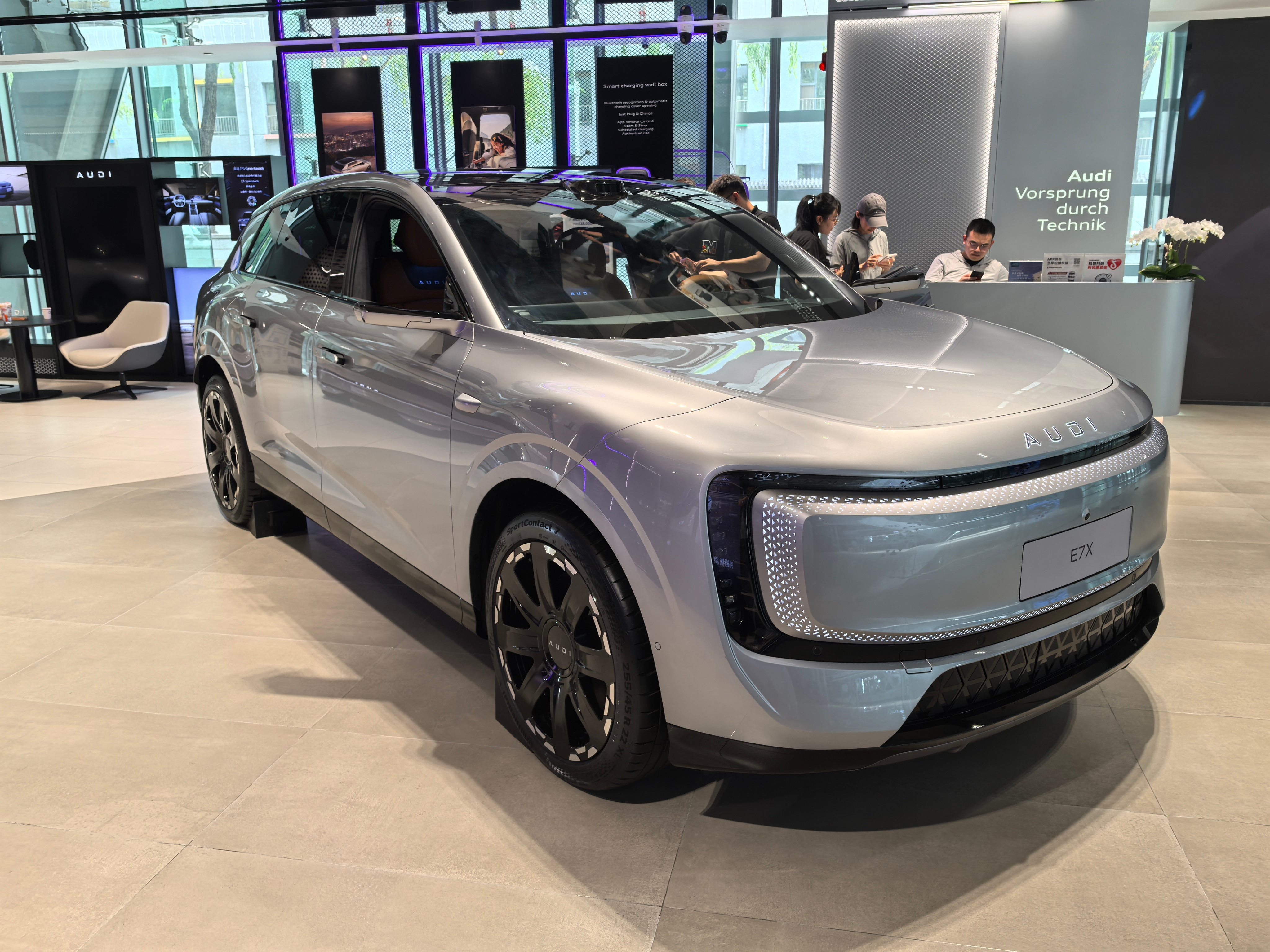 车市观察 本周末试完了AUDI E7X和理想i6 我觉得E7是了解的越多越下头 