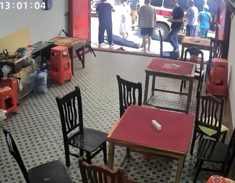 8月26日下午，湖南“帮扶老人遭索赔”事件终于迎来大结局。
死者罗某家属已将19