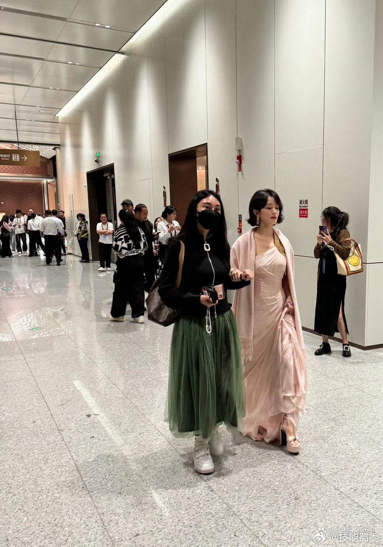 看了赵丽颖之后你懂气质是靠什么来撑的了吧！ 