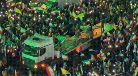 突发新闻：伊朗于德黑兰正式对外公布新一代阿拉什自杀式无人机，新款机型整体气动布局