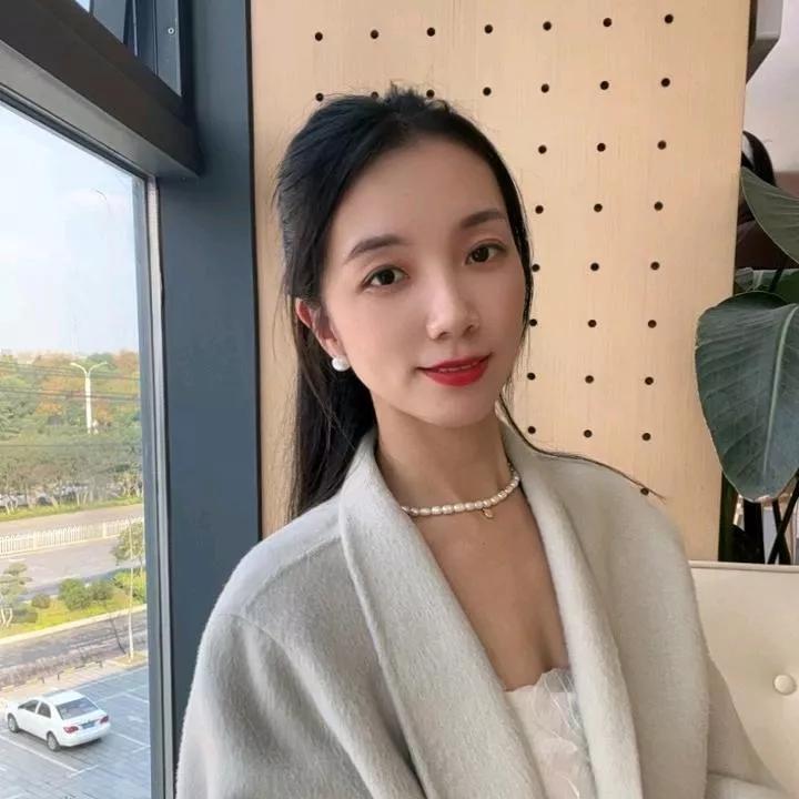 温柔优雅的都市女子，秋日暖阳下的美好时光。温柔高贵的女性 温婉大方的美女 温柔感