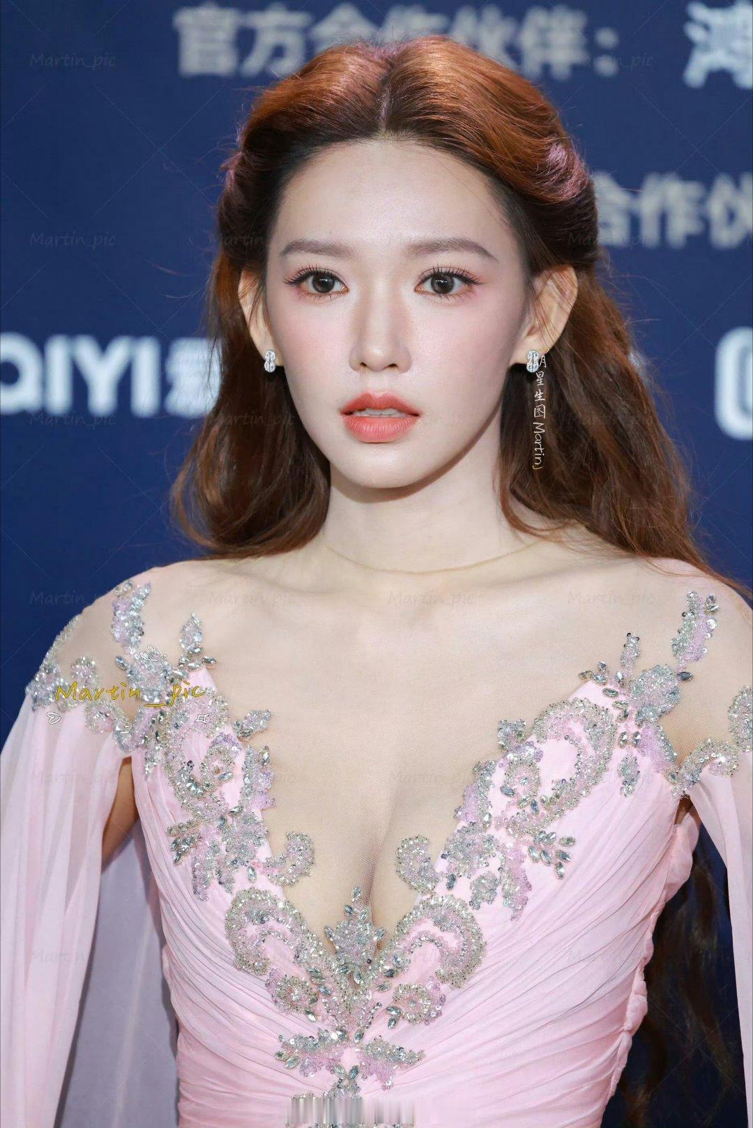 奶潇