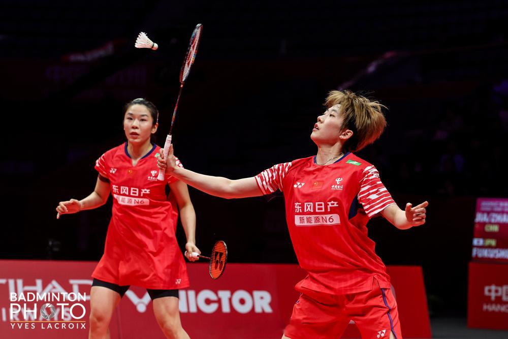 “凡贤”晋级16强马来西亚公开赛女双首轮：贾一凡/张殊贤 21-19、21-10