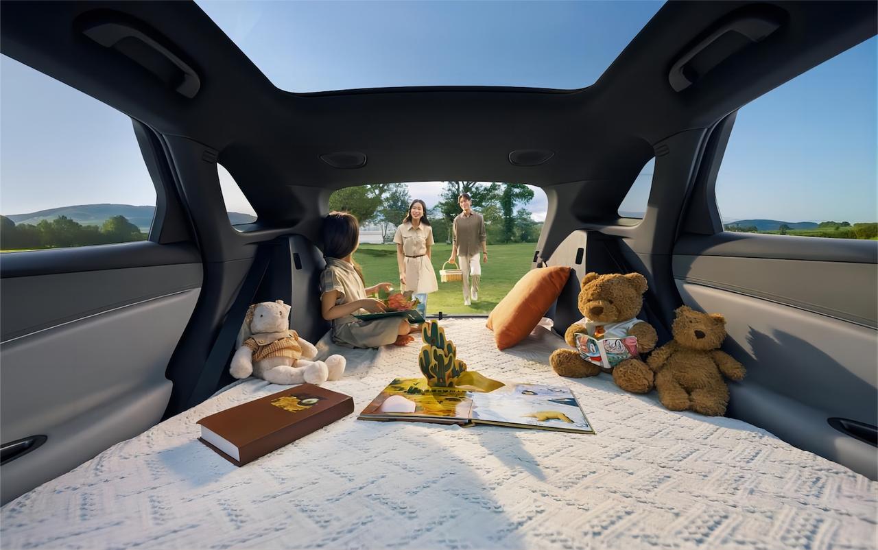 比亚迪海狮06杀疯了！13.98万起全系智驾+冰箱，中型SUV新卷王驾到！发布会