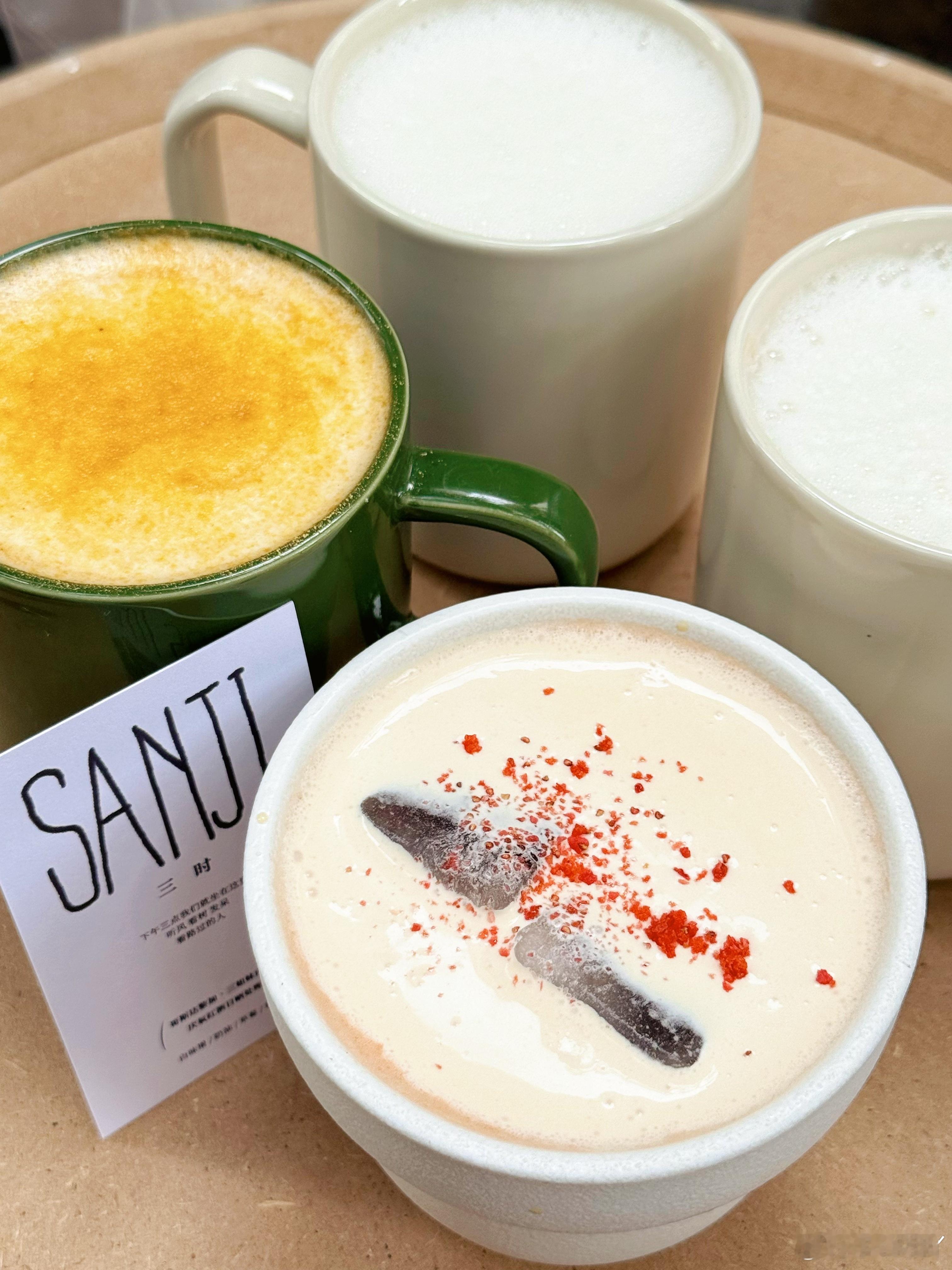 假期第一天人人人吃啥都要排队我决定，剩下三天不出门了在家躺生活手记