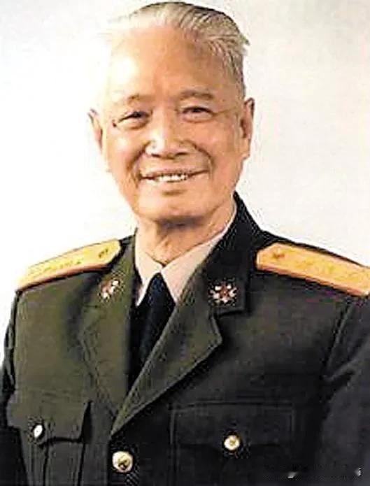 张震和粟裕是典型千里马和伯乐的关系，粟裕的信任欣赏成就了张震的聪明才智，张震的专