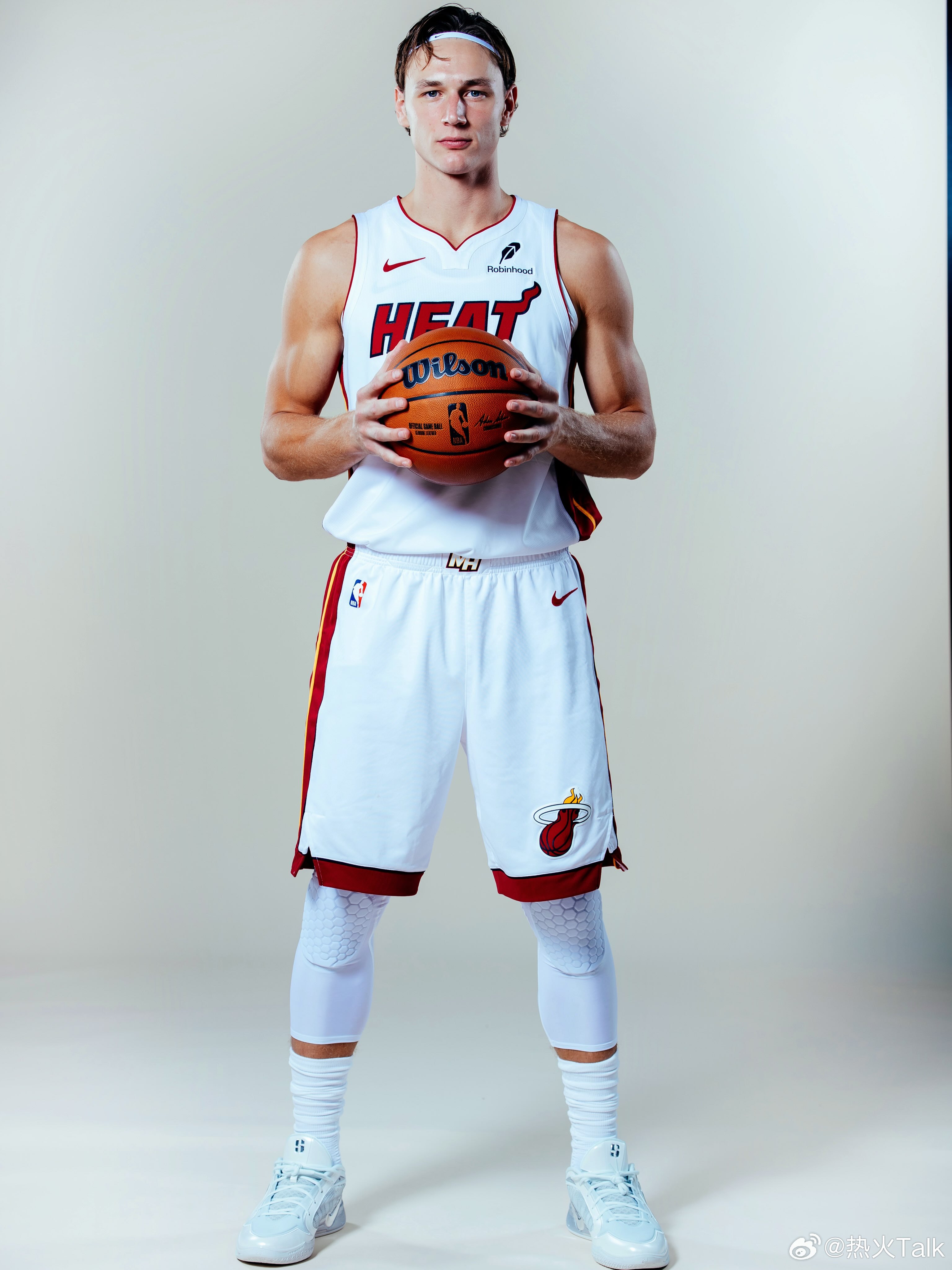 拉尔森定妆照又帅又能打，新赛季让大家重新认识你nba微博视频号迎新计划 ​​​