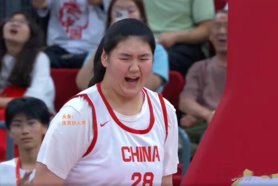 中国女篮赢日本队9分！篮球记者大赞1人：适应速度与程度，都是超出了很多人的预期。