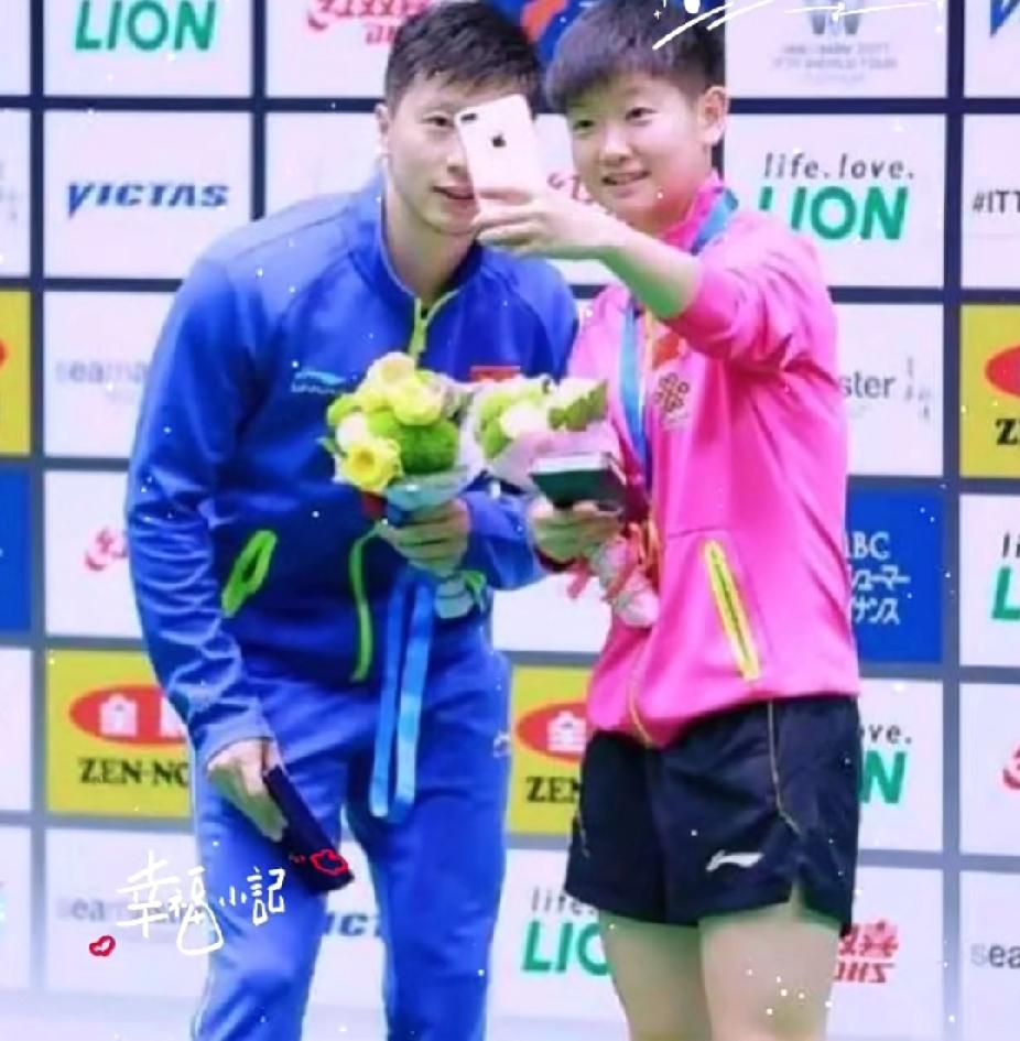 马龙&孙颖莎：赛场内外的“快乐同框”
 
赛场上是实力超群的国乒王牌，镜头前是笑