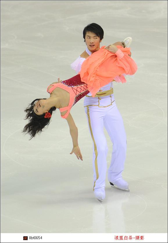 唯美花滑 优美的舞姿伴随着动人的旋律让人陶醉