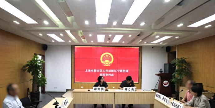 “太感人了！”上海，一男子自幼患有精神疾病，他的家人留给他一座房子，让他在上海自