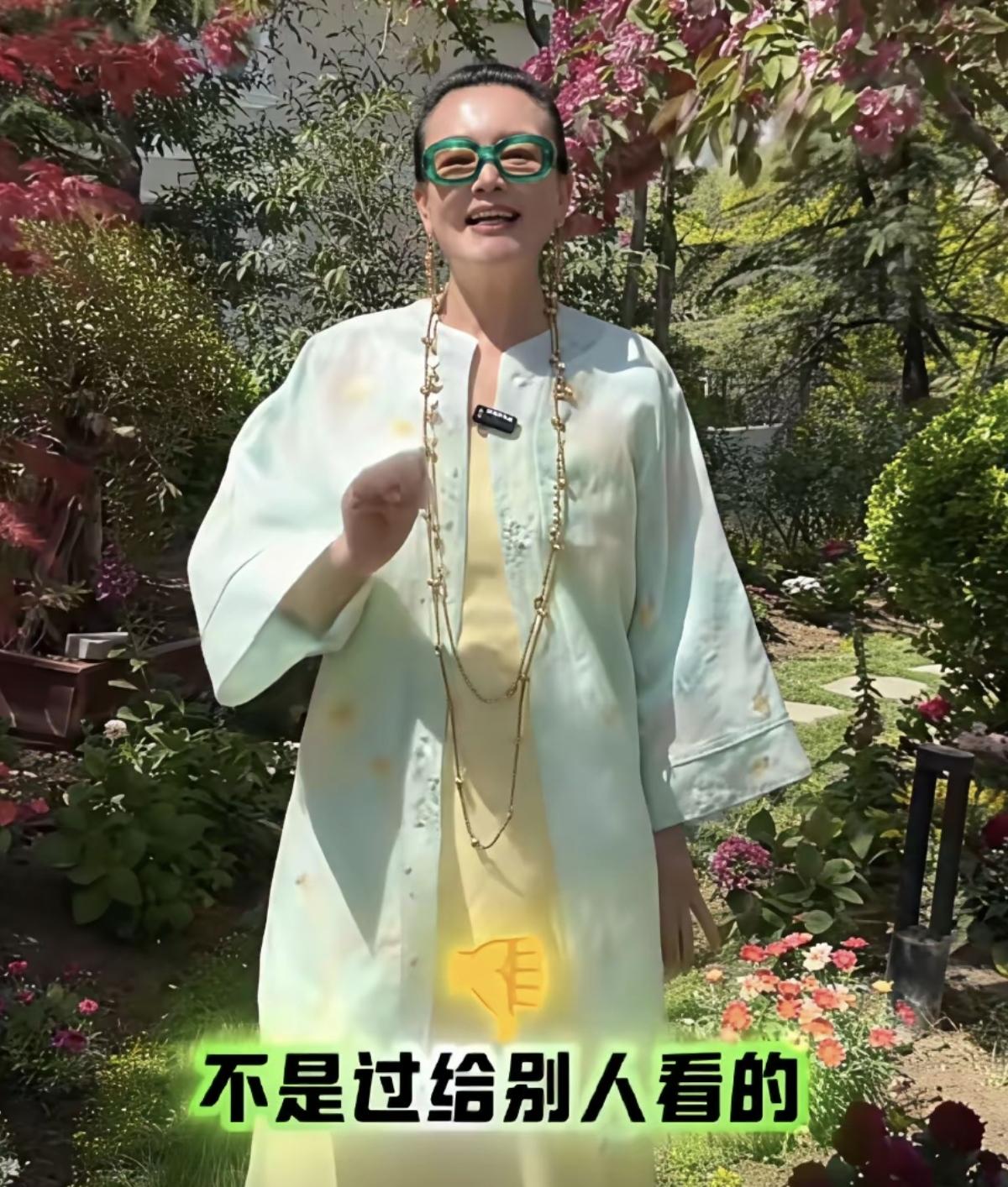 汪小菲确实不应该，你妈多厉害呀，自己供你去国外留学，给你买车买房，要是跟着你爹你