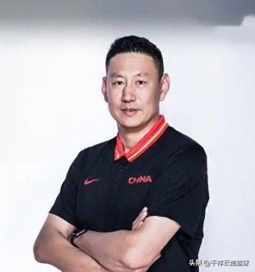 李楠任北京队主教练的信息传遍了大江南北，有的人不认可李楠，小编觉得李楠比许利民更