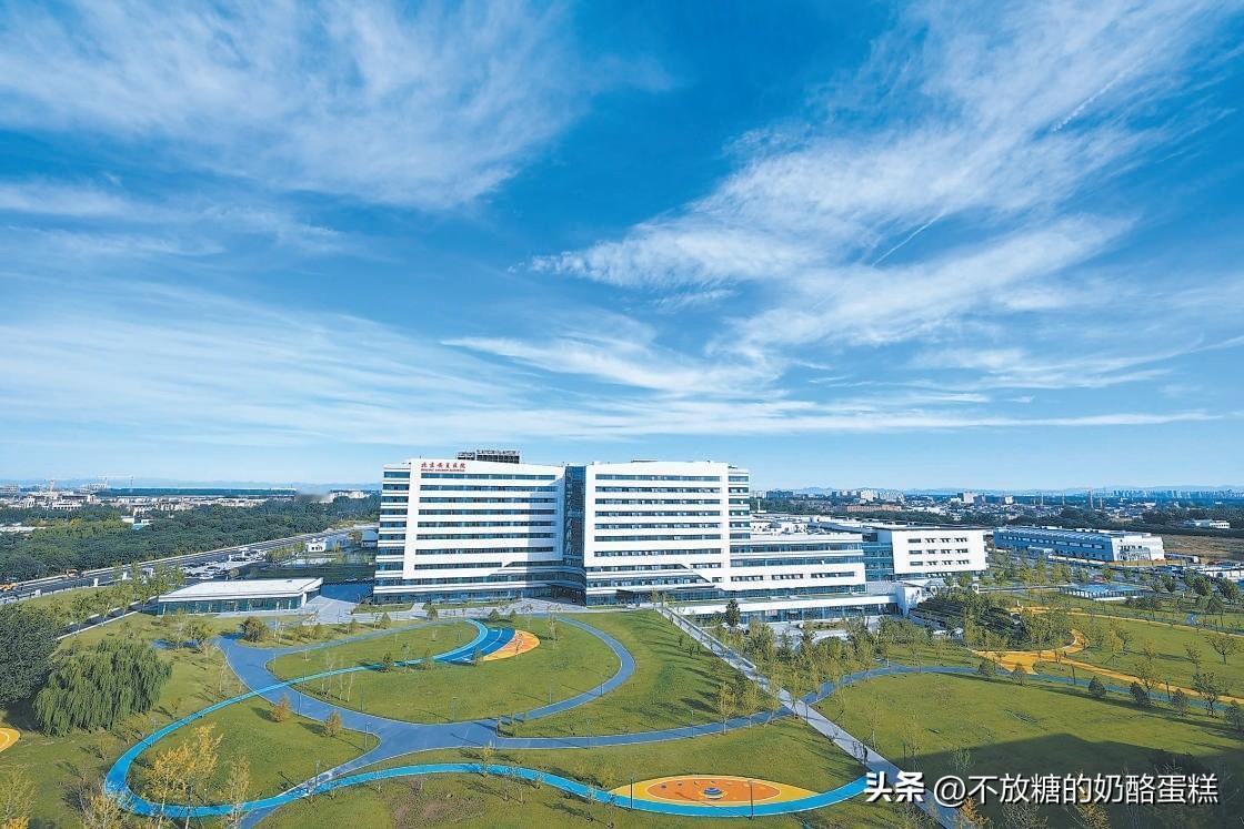 安贞医院新址在东六环外，占地面积约 30.77 万平方米

今天第一次去，整体环