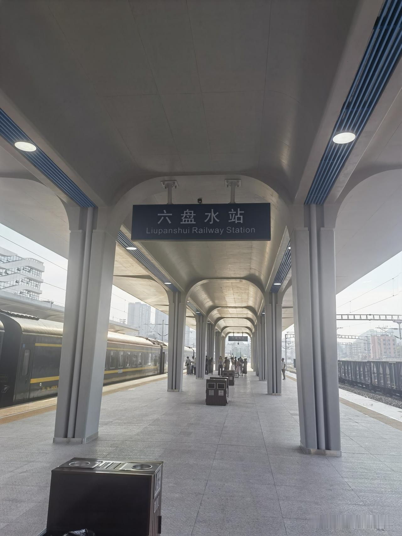 抢票屡屡失败，原来对手不是“人”，而是毫秒级脚本。
当您还在努力点击屏幕时，专业