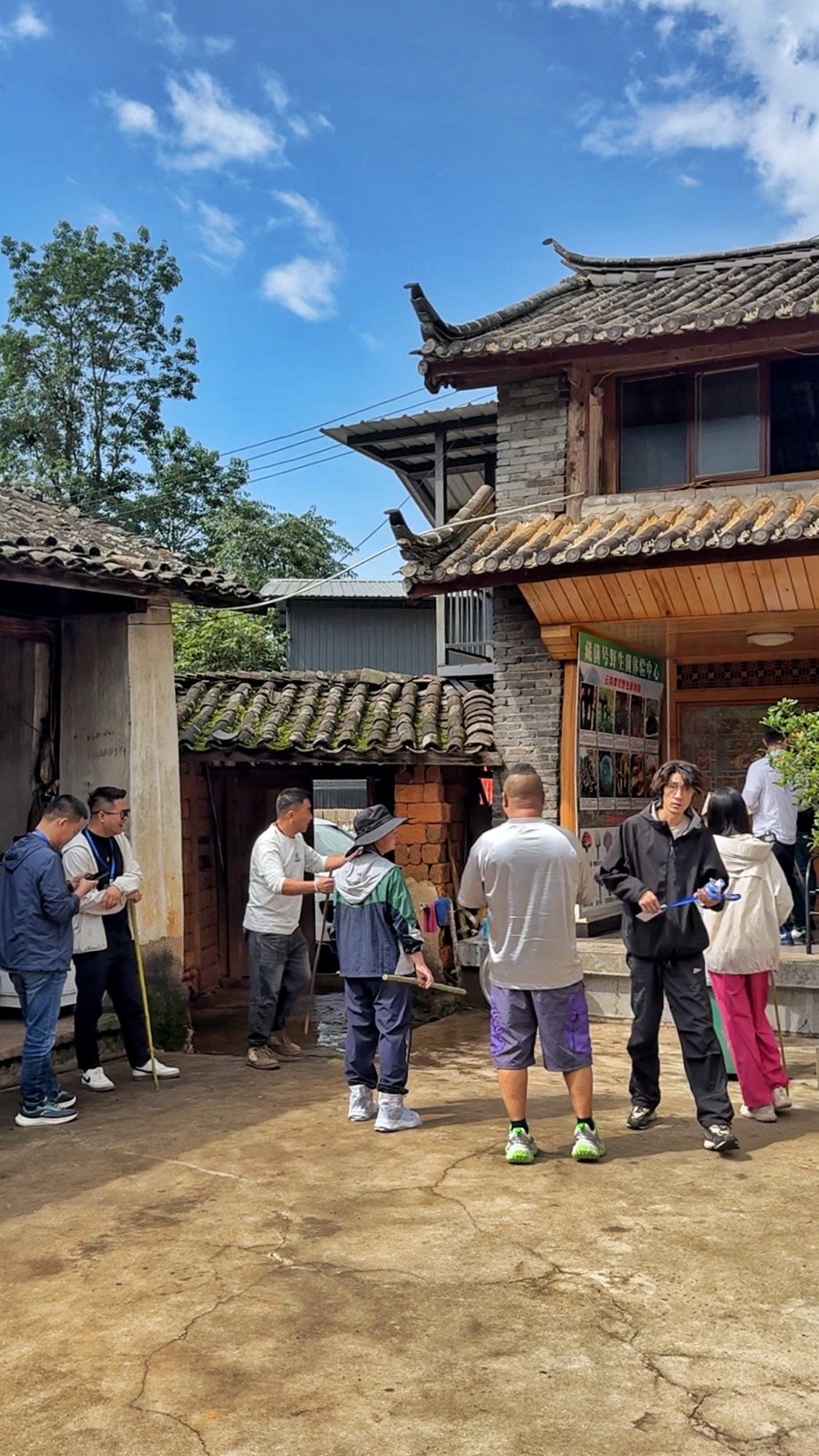 云南大理丽江旅行➕应季松茸户外深度的体验游第一天 丽江接站 安排住在客栈第二天 