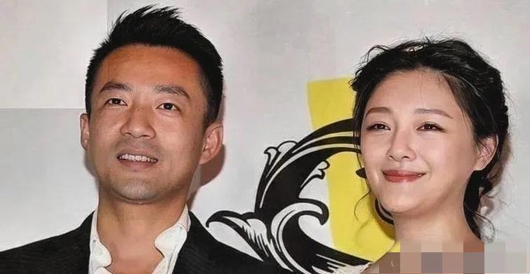大S当初宣布离婚，所有人包含她亲妈都反对，而汪小菲当时也不怎么愿意。不过最后拗不