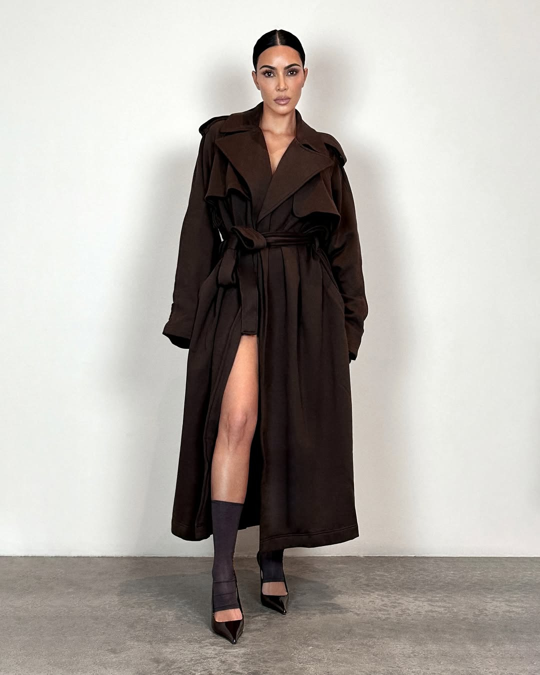 金卡戴珊 为自己的品牌Skims做模特 ​​​