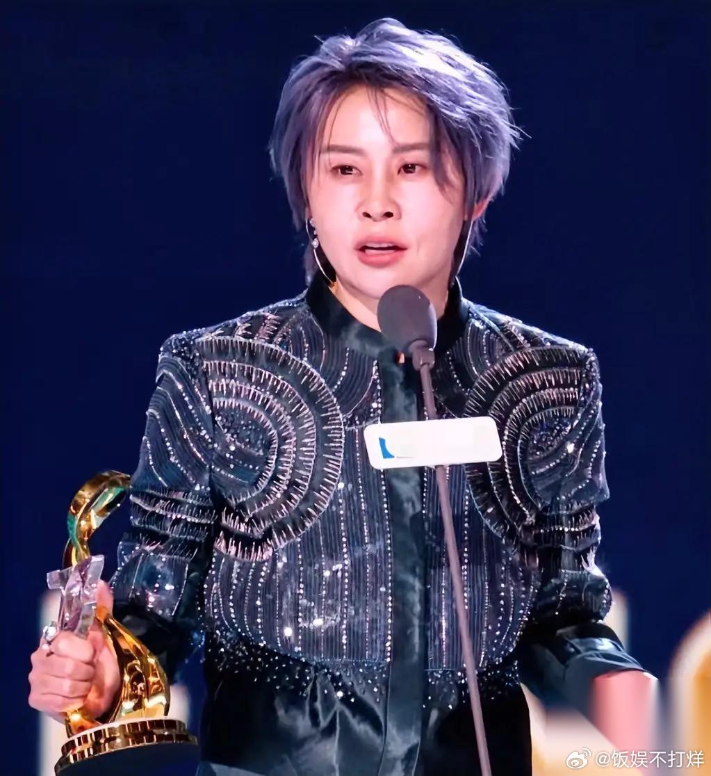 王濛说过：干完这一票，咱们马上就要远走高飞了。她缺席浪姐成团后的采访，不是耍大牌