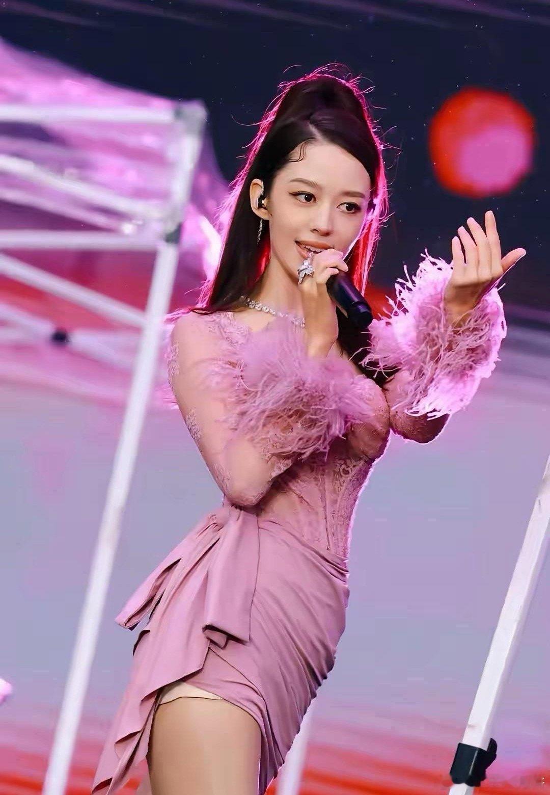朗朗的老婆这是怎么了？ 