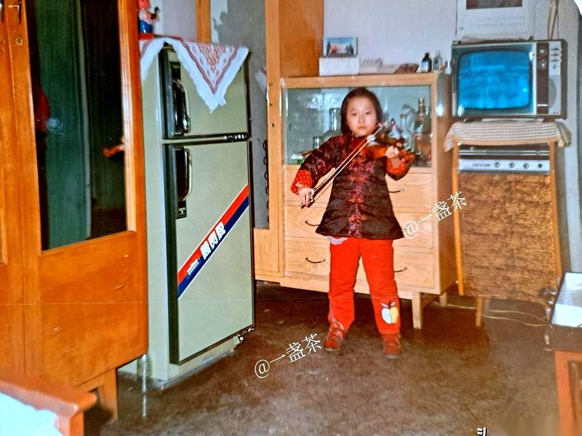 就为了一张照片，我差点笑断气。
我老公，当年花5块钱从单位淘回个二手海鸥相机，觉