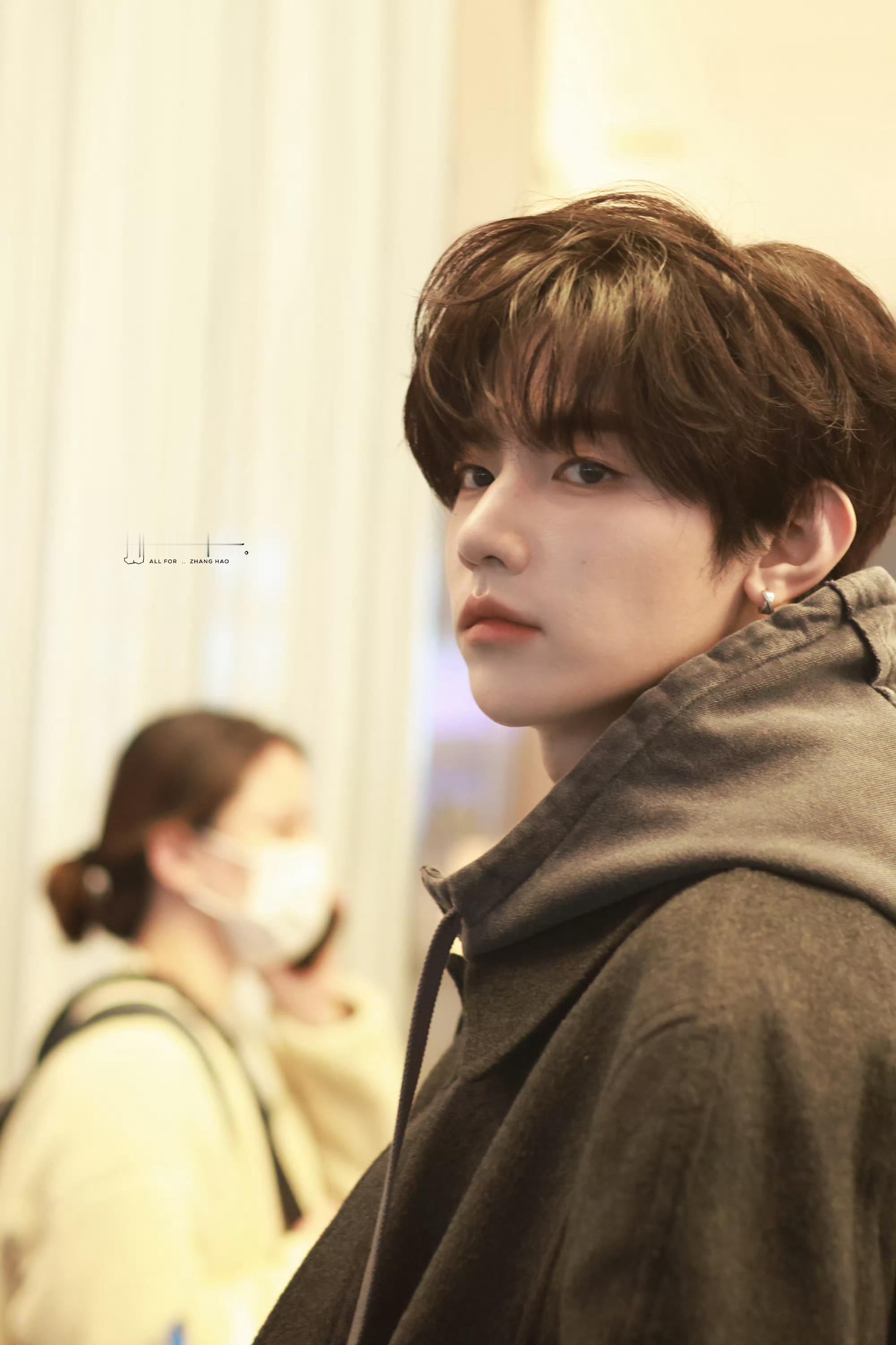 章昊今日小卷毛[哇]自拍好可爱~🤳 