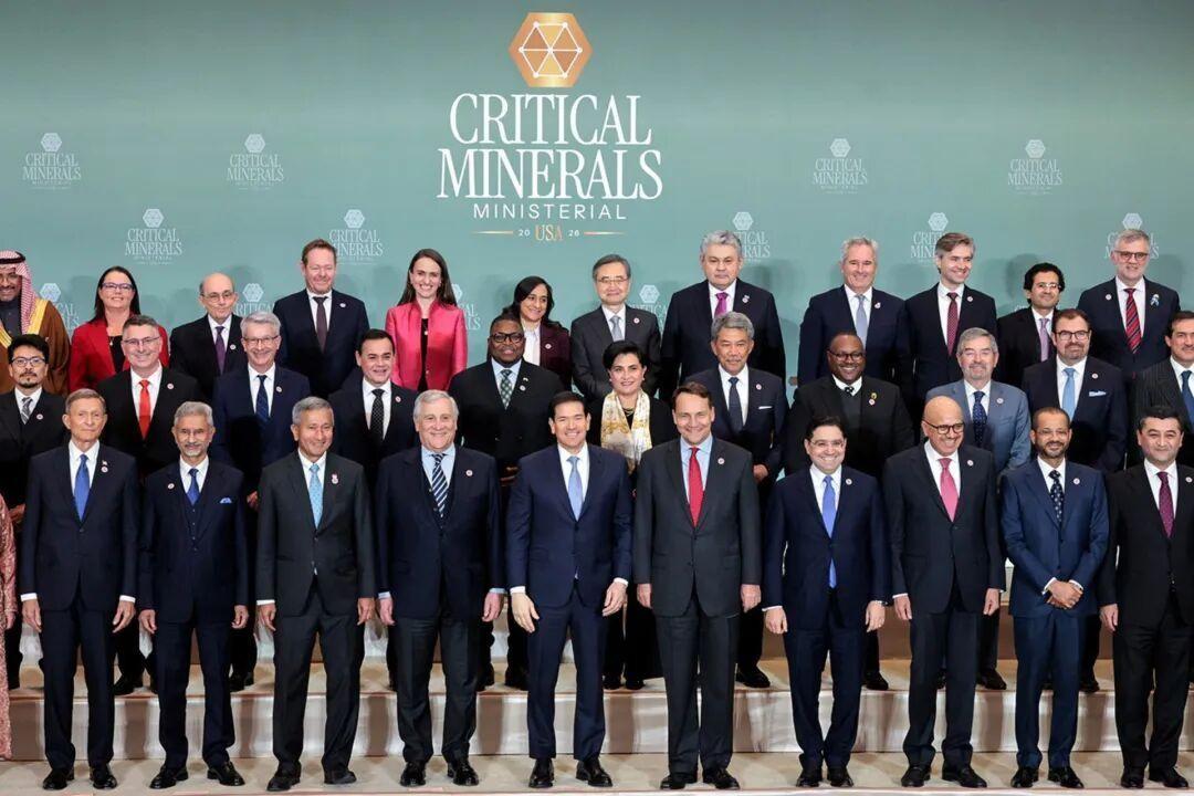 特朗普吹出去的牛，没有一个能圆回来的。前脚刚说在2027年之前告别中国稀土，后脚