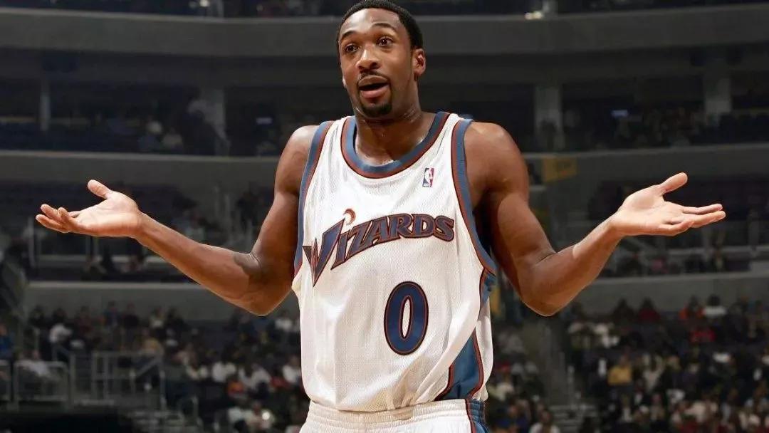 杜兰特得分能力有没有科比8成?有的，近期战绩看，杜兰特仍然是一大利器，杜兰特再突