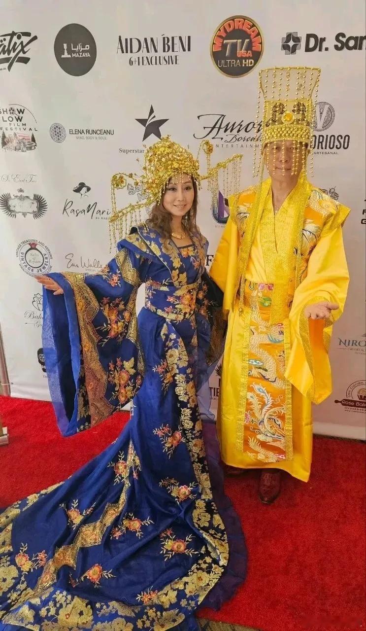 网红cos玉皇大帝和王母娘娘走戛纳红毯，网友疯狂吐槽：癫公癫婆 ​​​