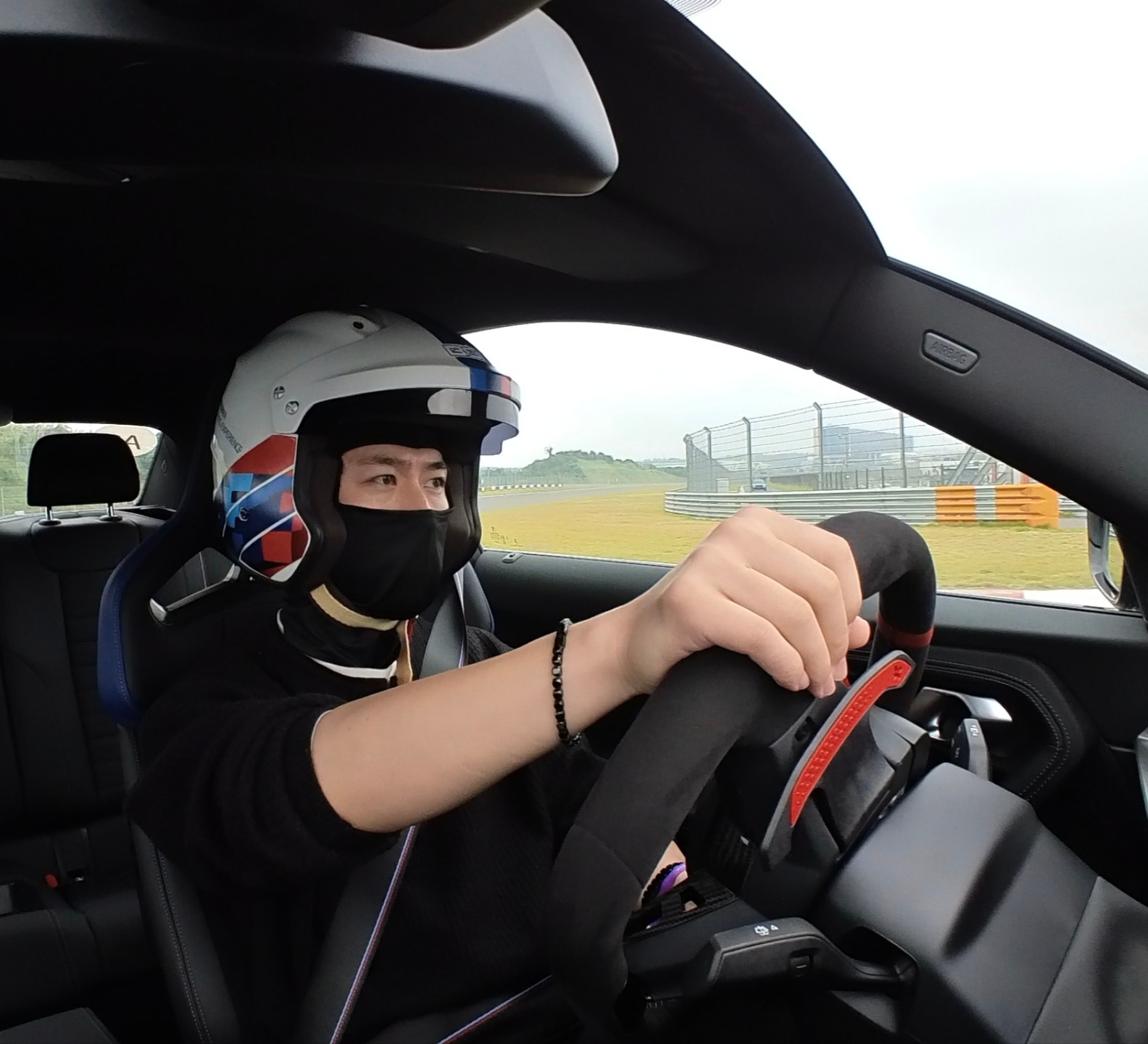 解锁了天府赛道还是用宝马M2 CS起点很高了[二哈]纯粹驾驶乐趣﻿ ﻿宝马m2 