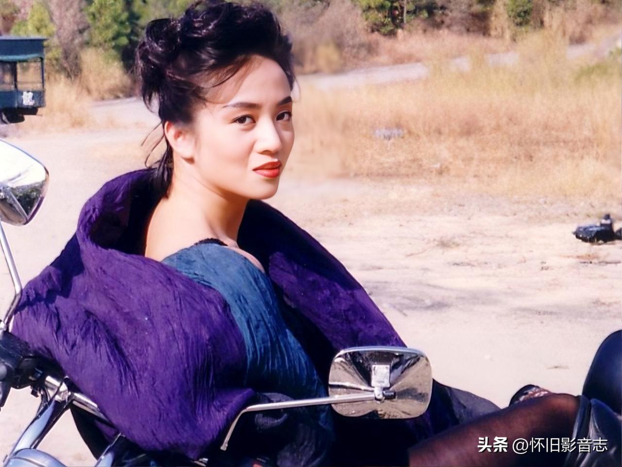 1992年5月4日晚，梅艳芳在九龙塘的一家卡拉OK与朋友聚会。当时，14K帮派的