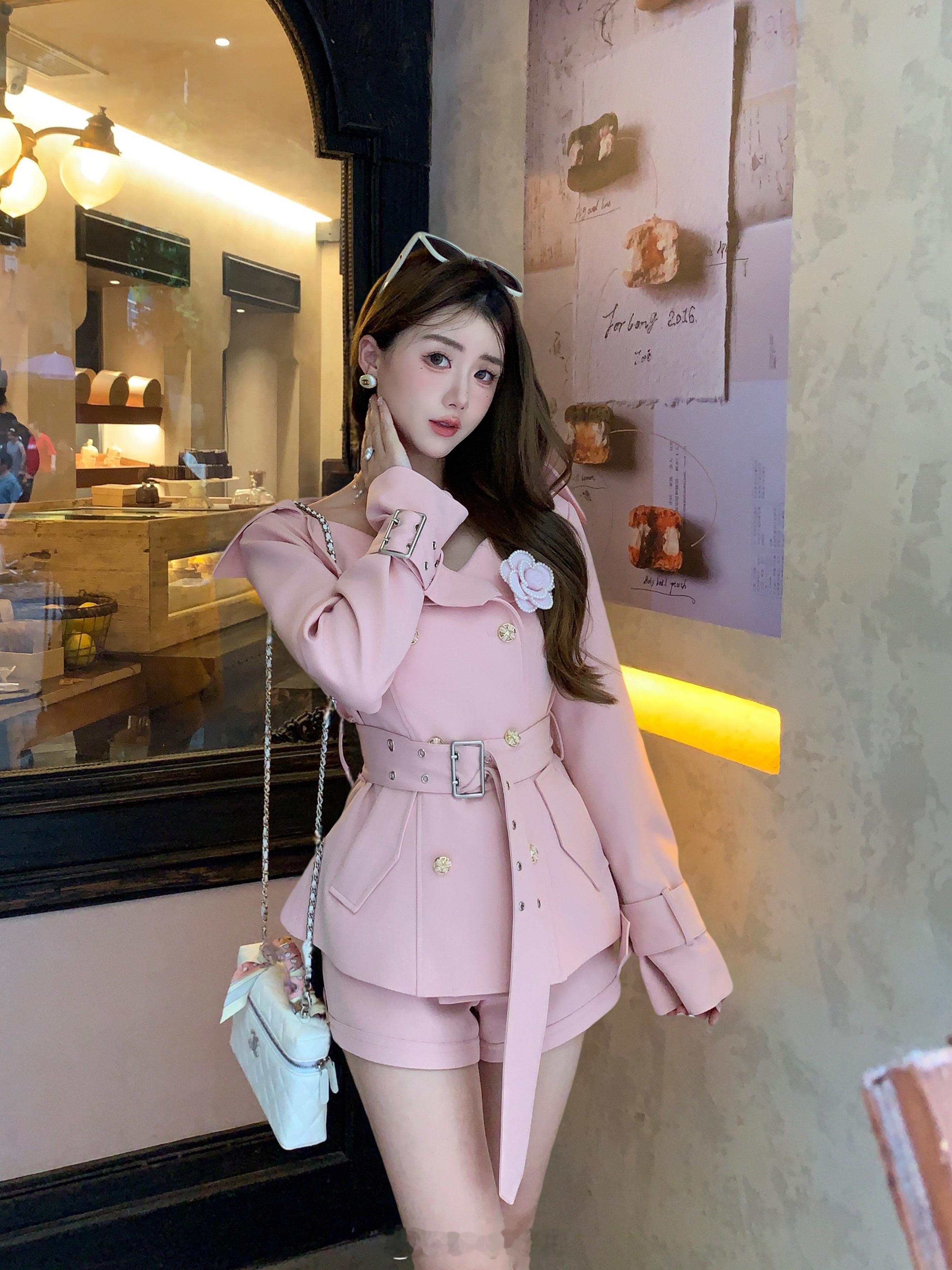 ✨秋日套装LOOK粉色系穿搭，最亮眼的风景线👗 ~ ​​​