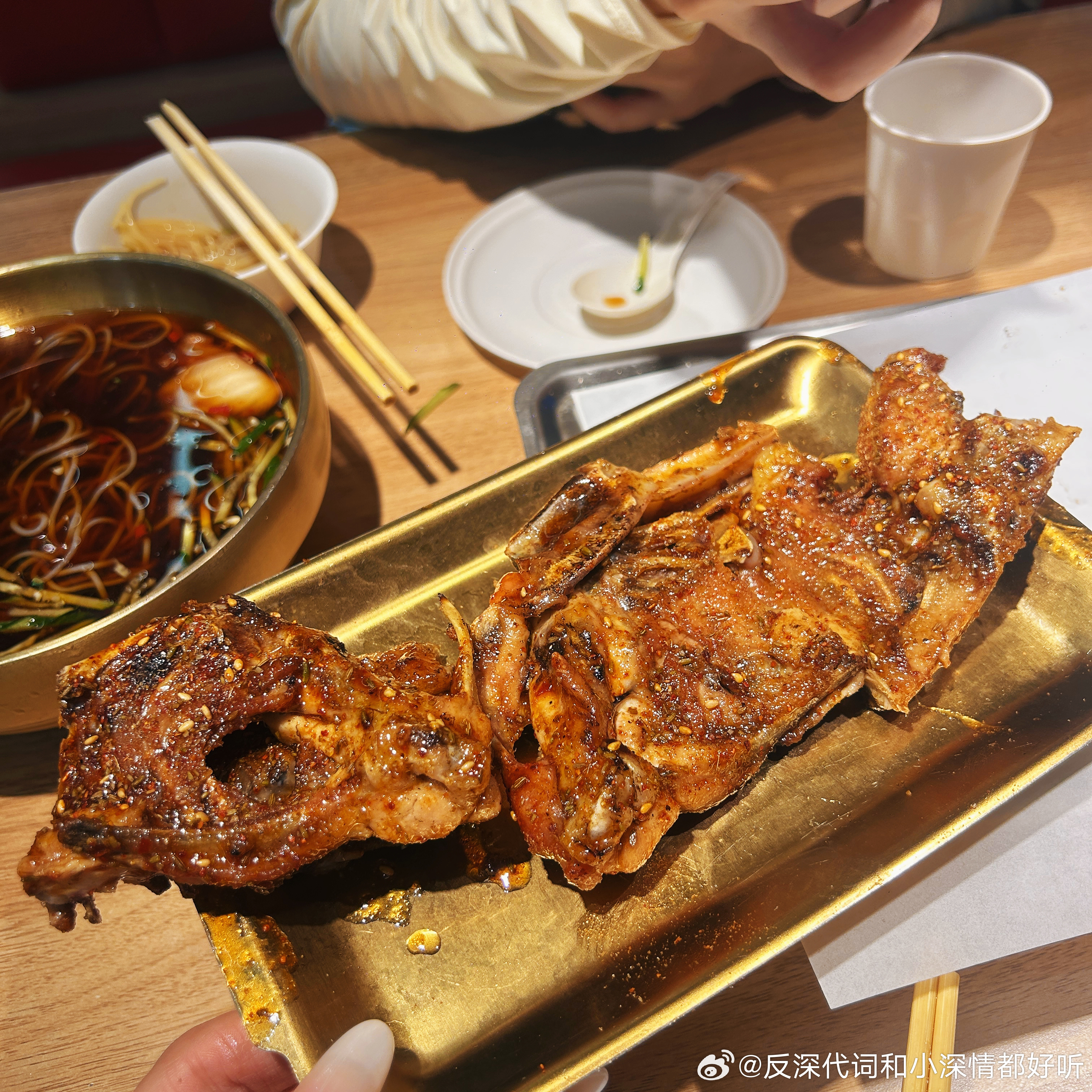 美食博主又上线，落地就是一顿小烧烤～