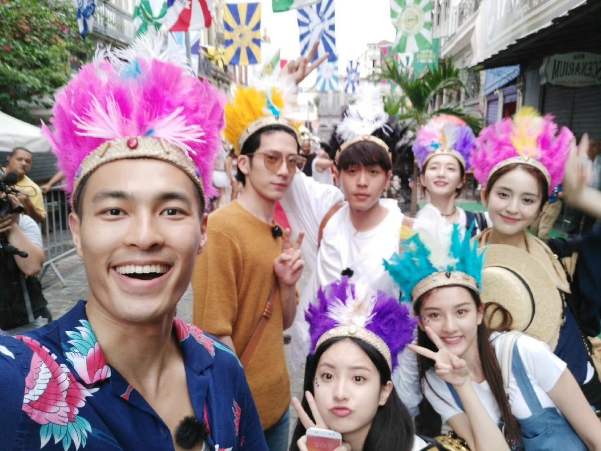 花少总导演单双数季压力花少总导演回应奇看偶不看期待花少导演个人账号，想看艺人真实