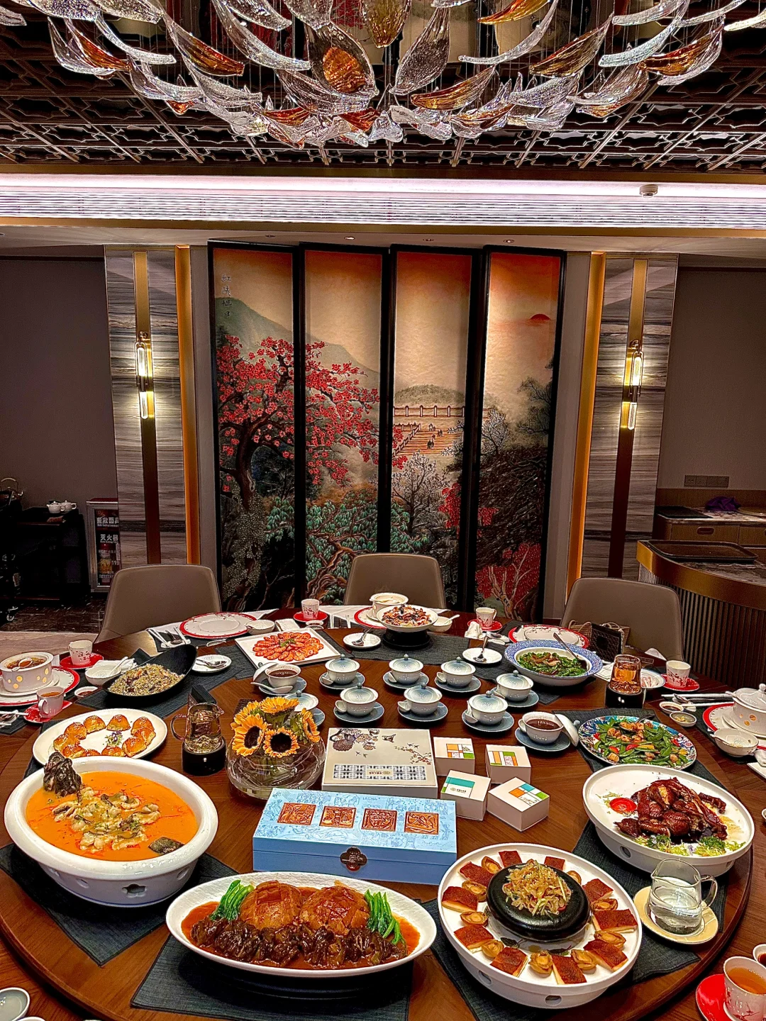 今年提前定好了，中国大酒店家好月圆庆中秋