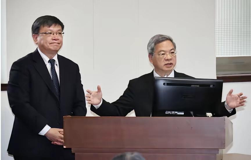 台电董事长曾文发布声明，

赖清德要重启核二、核三厂，台电董事长马上出来表态。