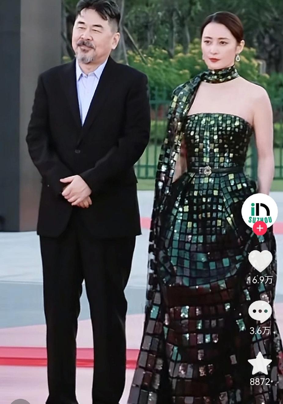 四郎可要小心了！
我从蒋勤勤脸上，
看到了后来嬛嬛脸上的那种决绝，蒋勤勤一脸嫌弃