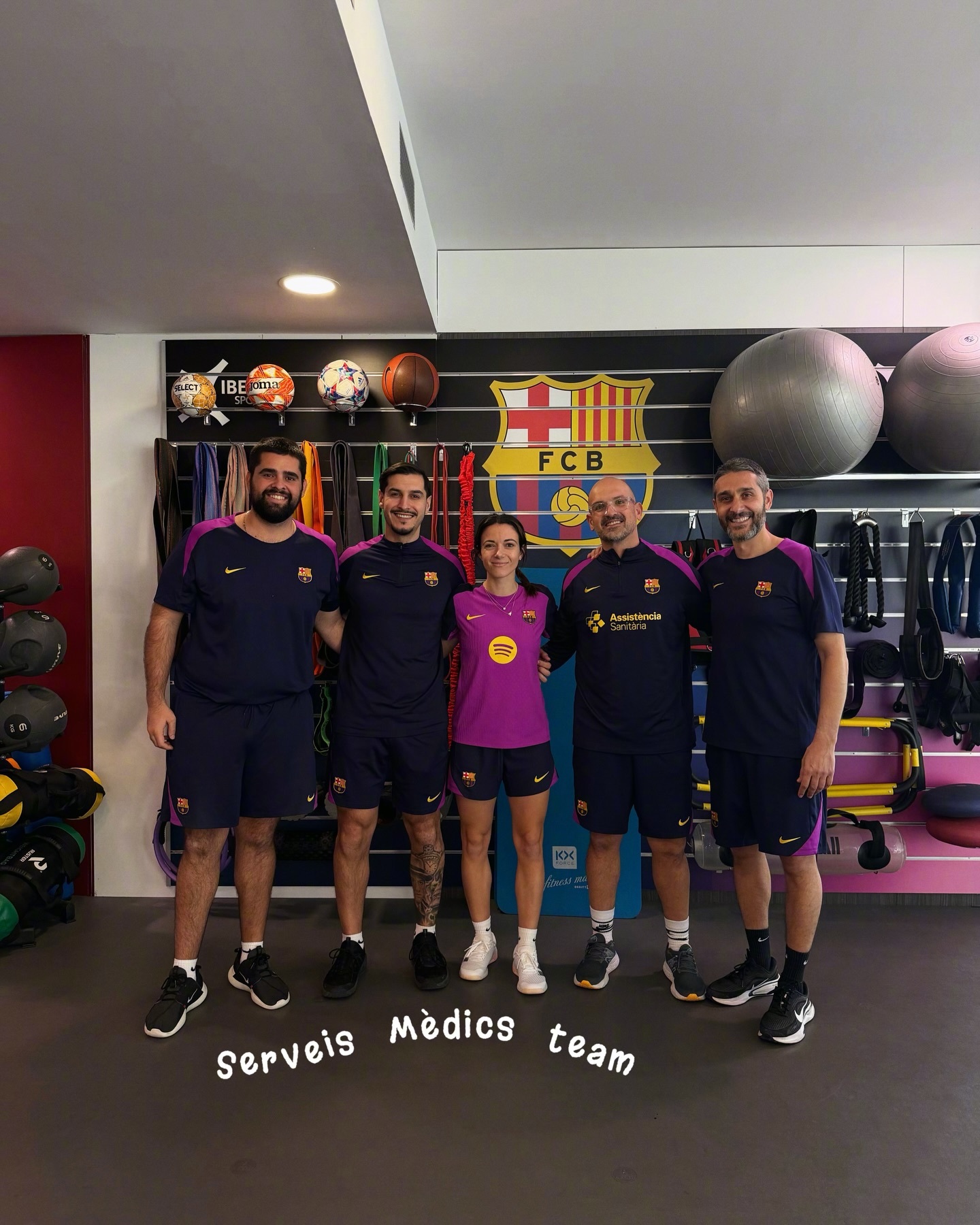 红蓝倩影 🥹是伤痕也是勋章，邦邦正在努力重回赛场！💬“当障碍即是道路时……昨