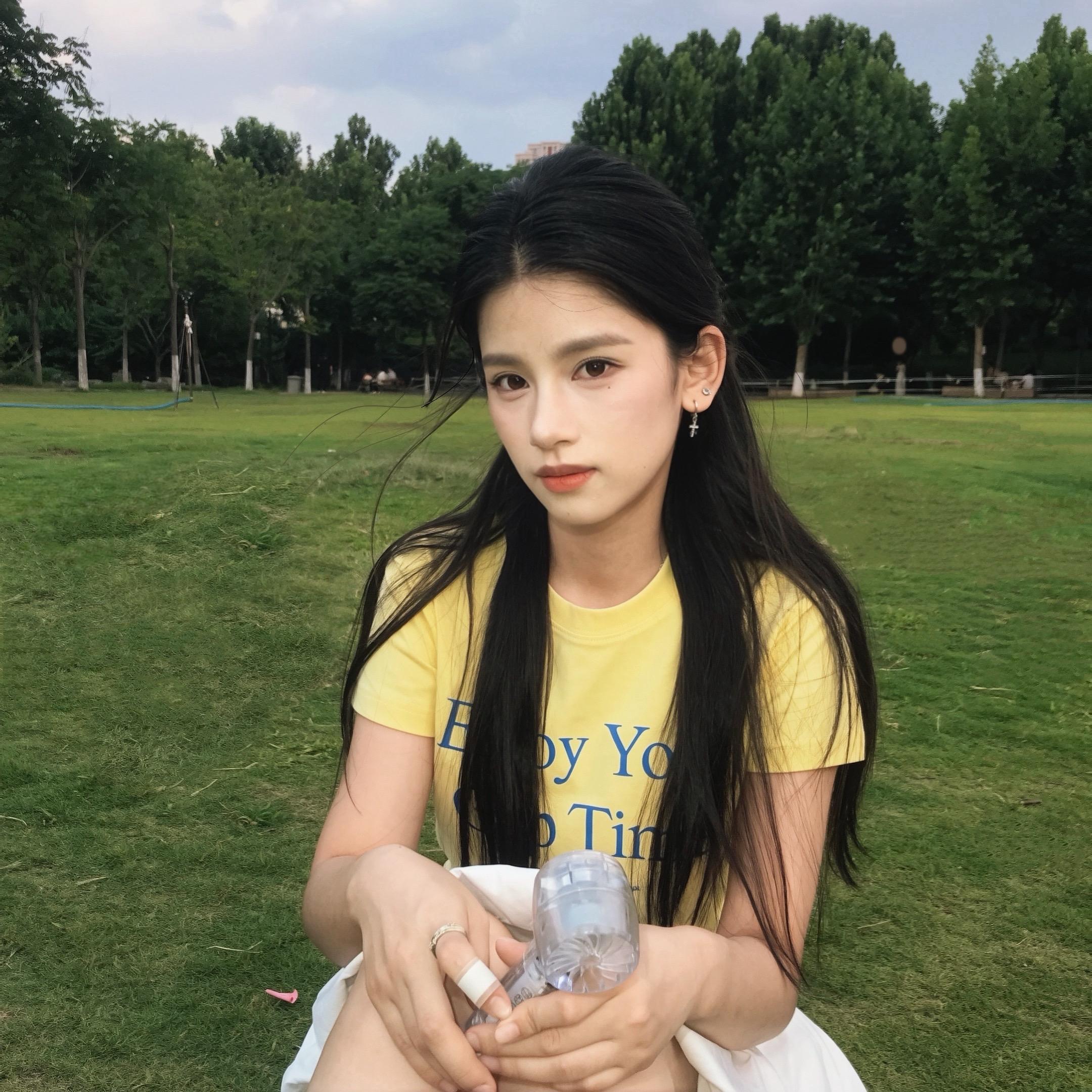 你总痛恨自己不够坚韧 却忘了自己才刚刚长大