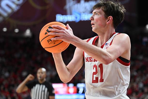 全美第9号种子内布拉斯加大学坐镇主场以87比64战胜了宾夕法尼亚州立大学。本场比