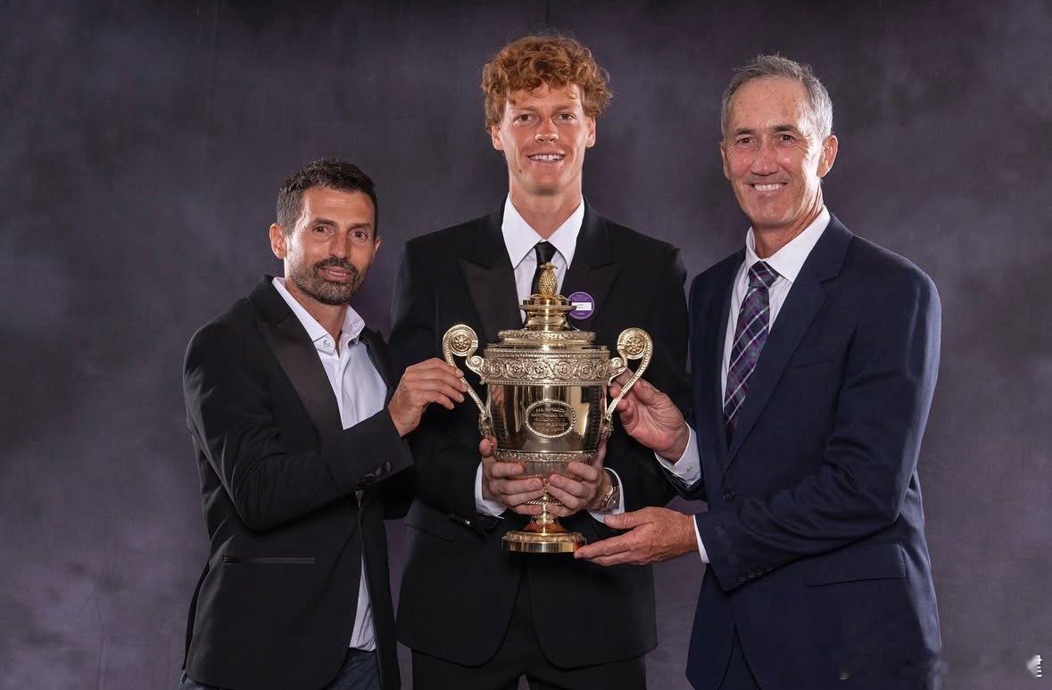 【卡希尔：为了辛纳未来 我们经常拒绝表演赛和赞助商】卡希尔与辛纳续约一年：“我确