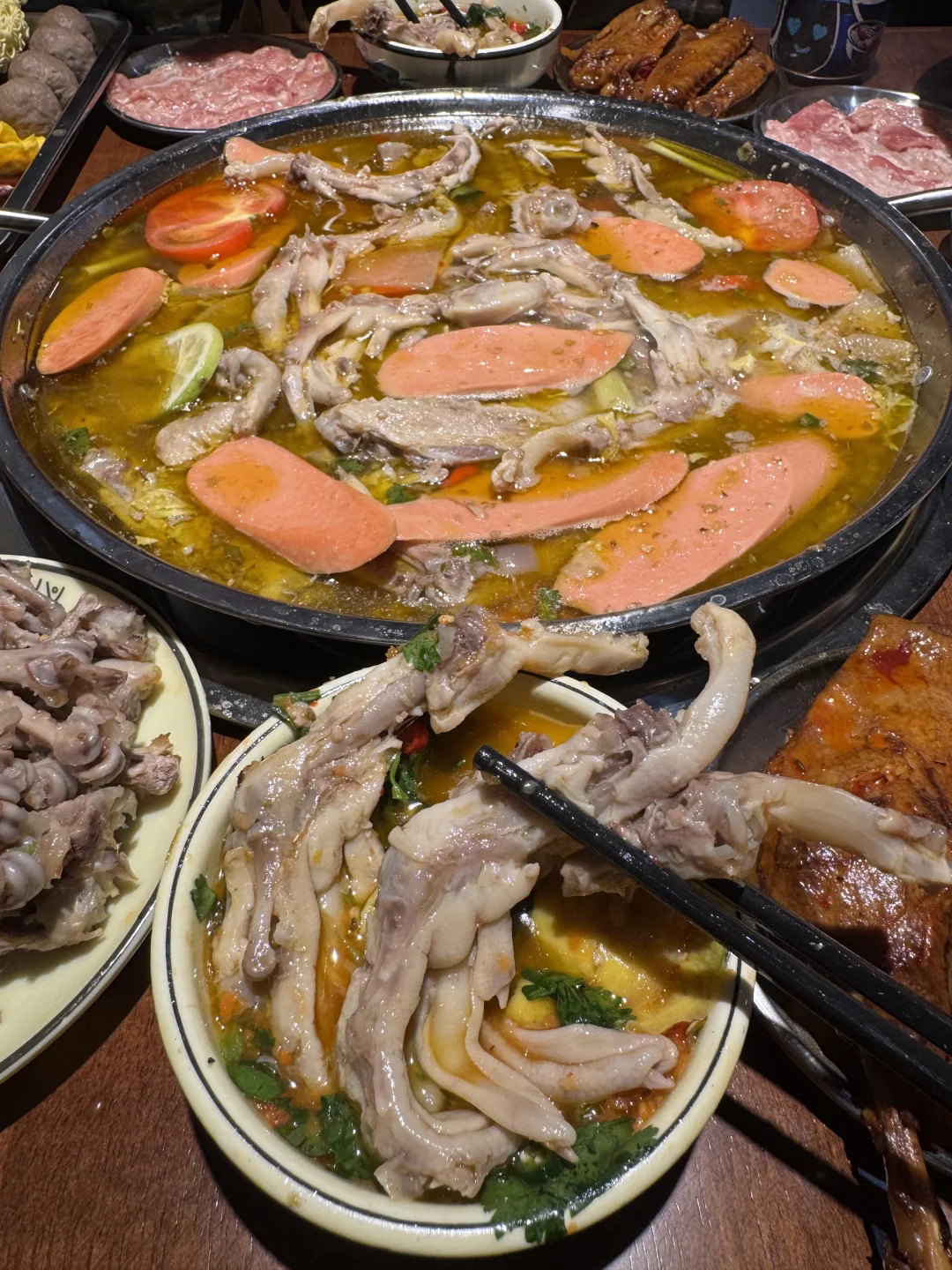 石油路38.8r鸭掌自助！！！六刷了！！！好好吃啊