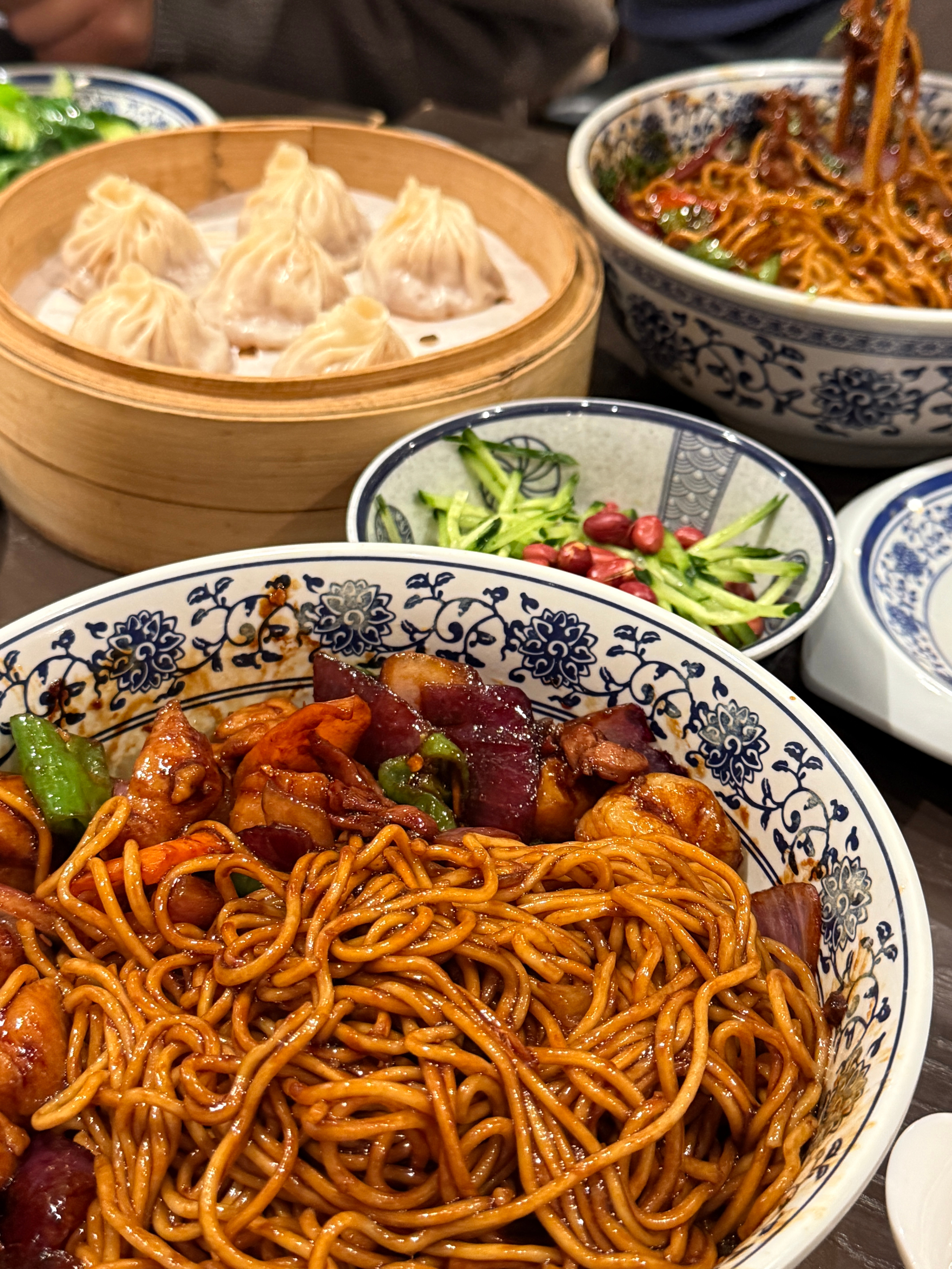 清理相册看到了周末去吃的面，香的我想现在翘班再去吃一顿