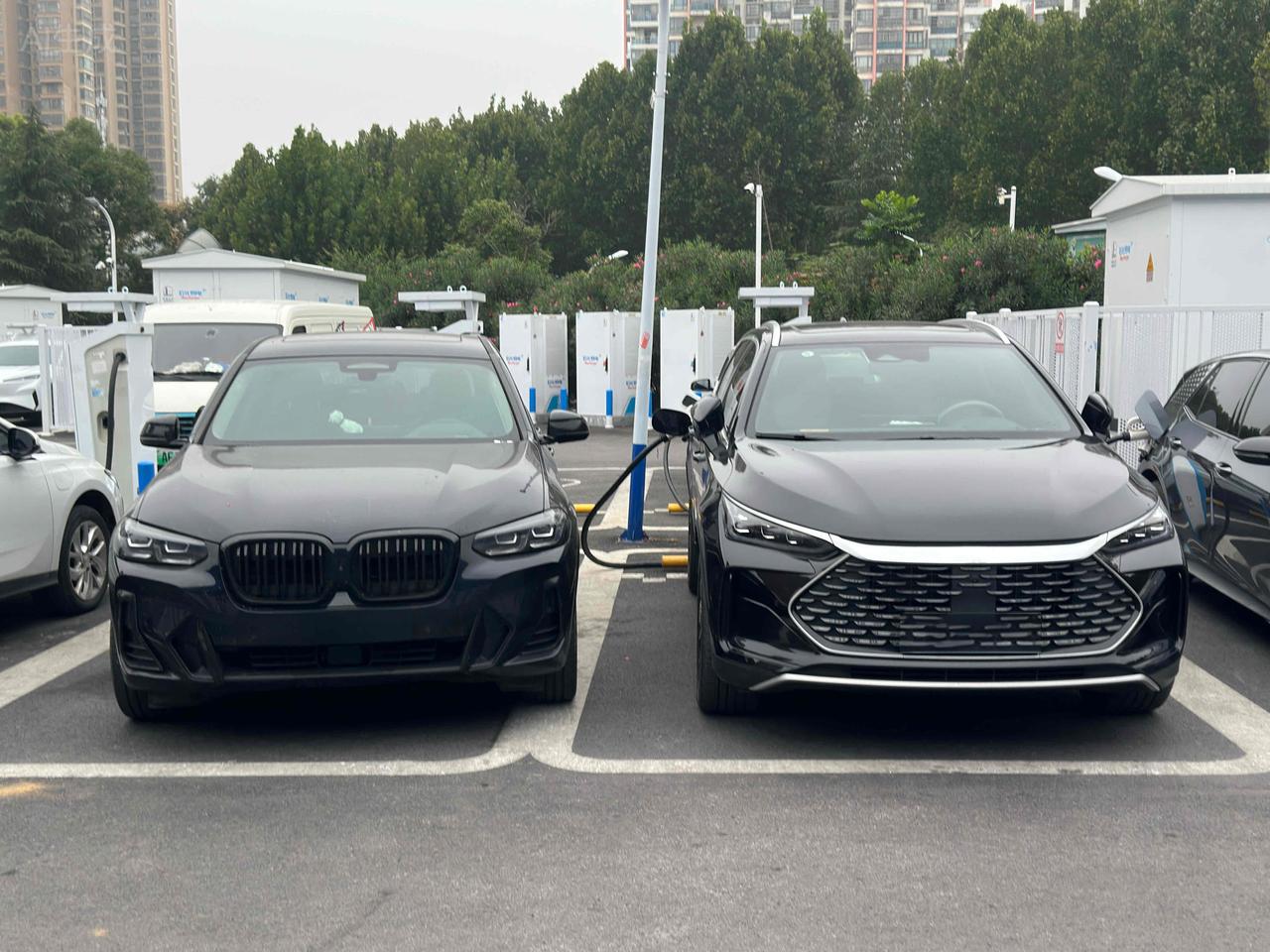 扣掉标，你选国产还是合资？
我还是选我的车[呲牙]就是喜欢这个大嘴造型，可惜厂商