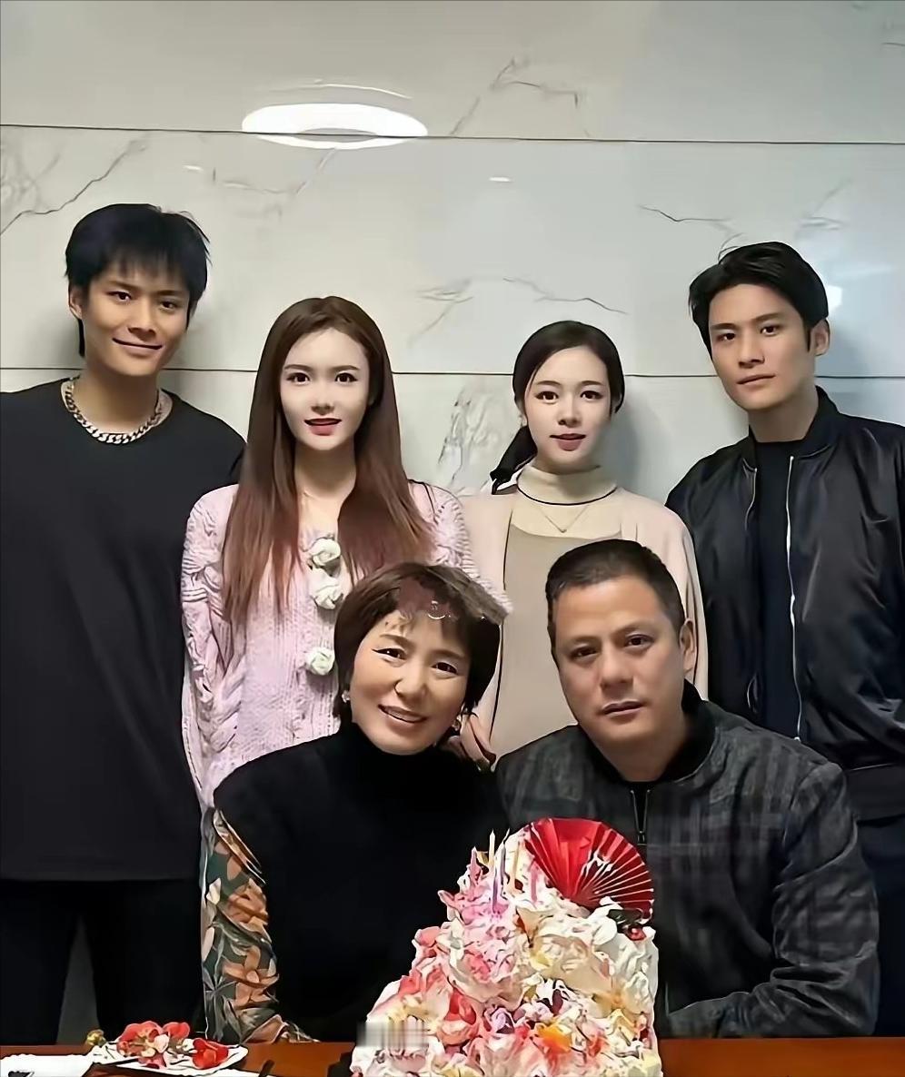中秋节快来了，小杨哥估计也卖不了了!小杨哥真正输掉的，根本不是那近7000万元。