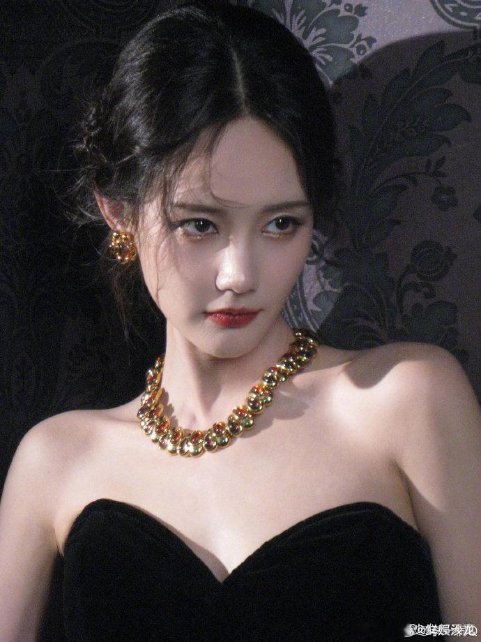 李一桐拍的田曦薇李一桐镜头里的田曦薇，这审美也太在线了吧，神图预定！李一桐镜头里