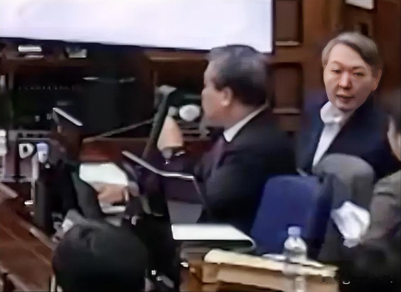 据韩联社报道，2月24日，韩国前总统尹锡悦不服内乱罪一审无期徒刑判决结果，向首尔