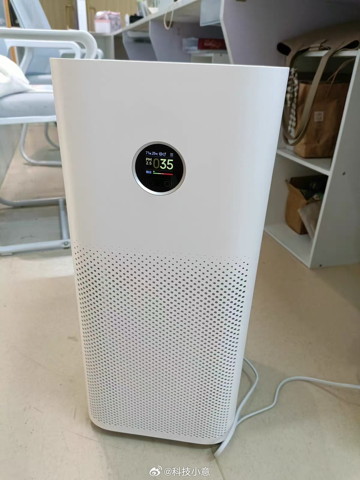 换季过敏如何选空气净化器 如果大家在换季的时候经常打喷嚏，那得注意一下家里的空气