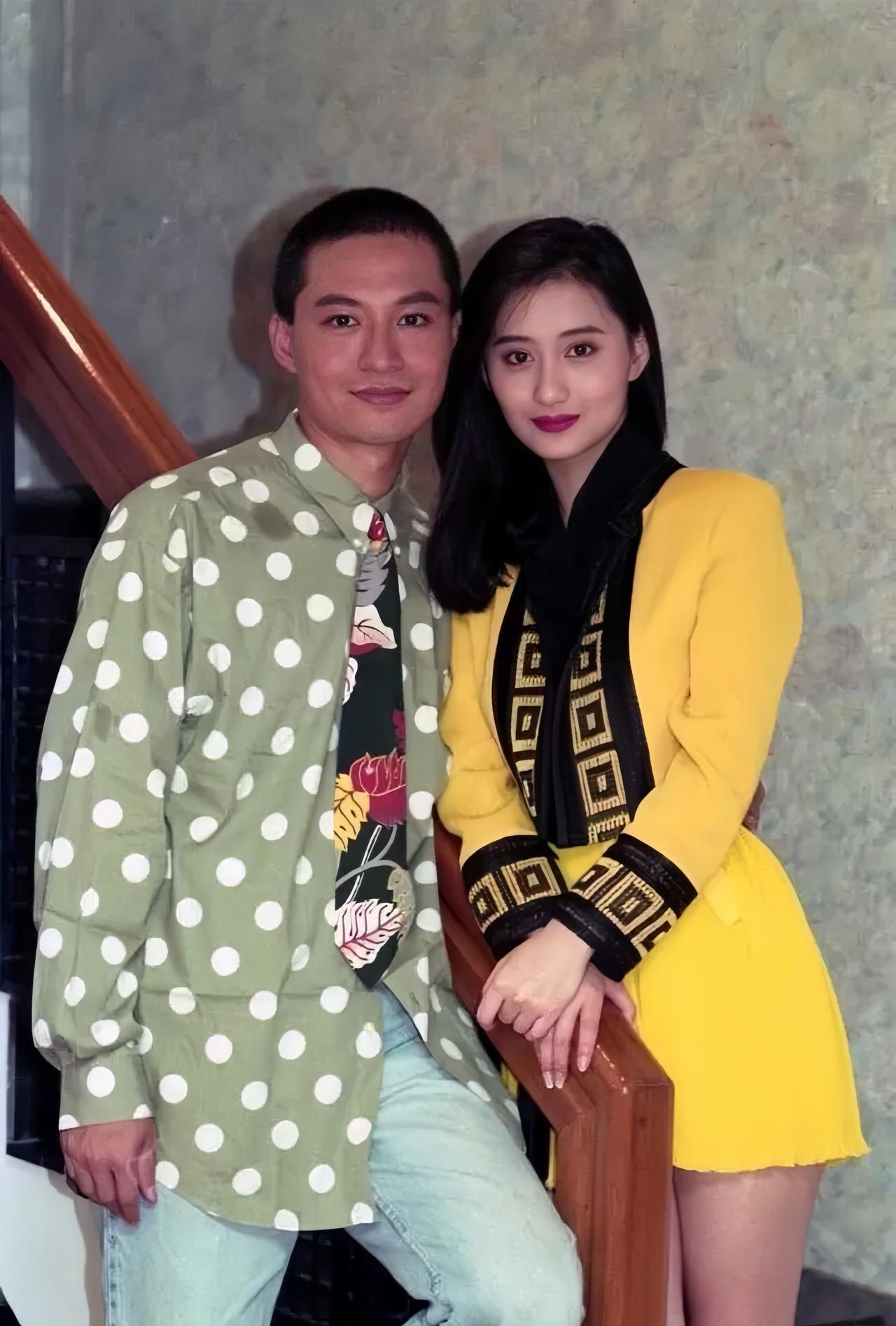 马景涛与陈德容早期旧照，30岁的马景涛很帅气，18岁的陈德容很惊艳，让人眼前一亮