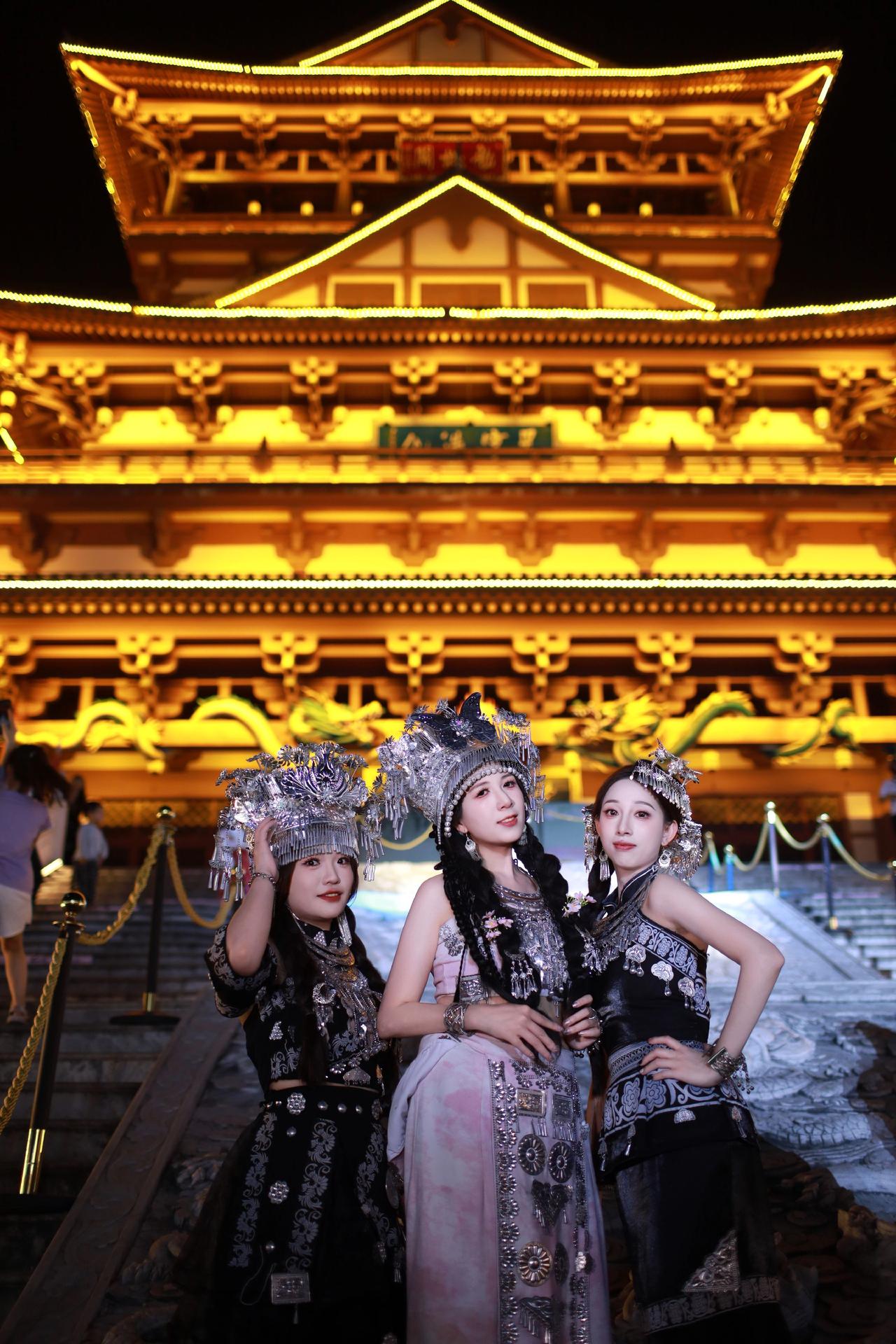 少数民族风情 千户苗疆 西江千户苗寨苗族服装 民族风情 苗寨